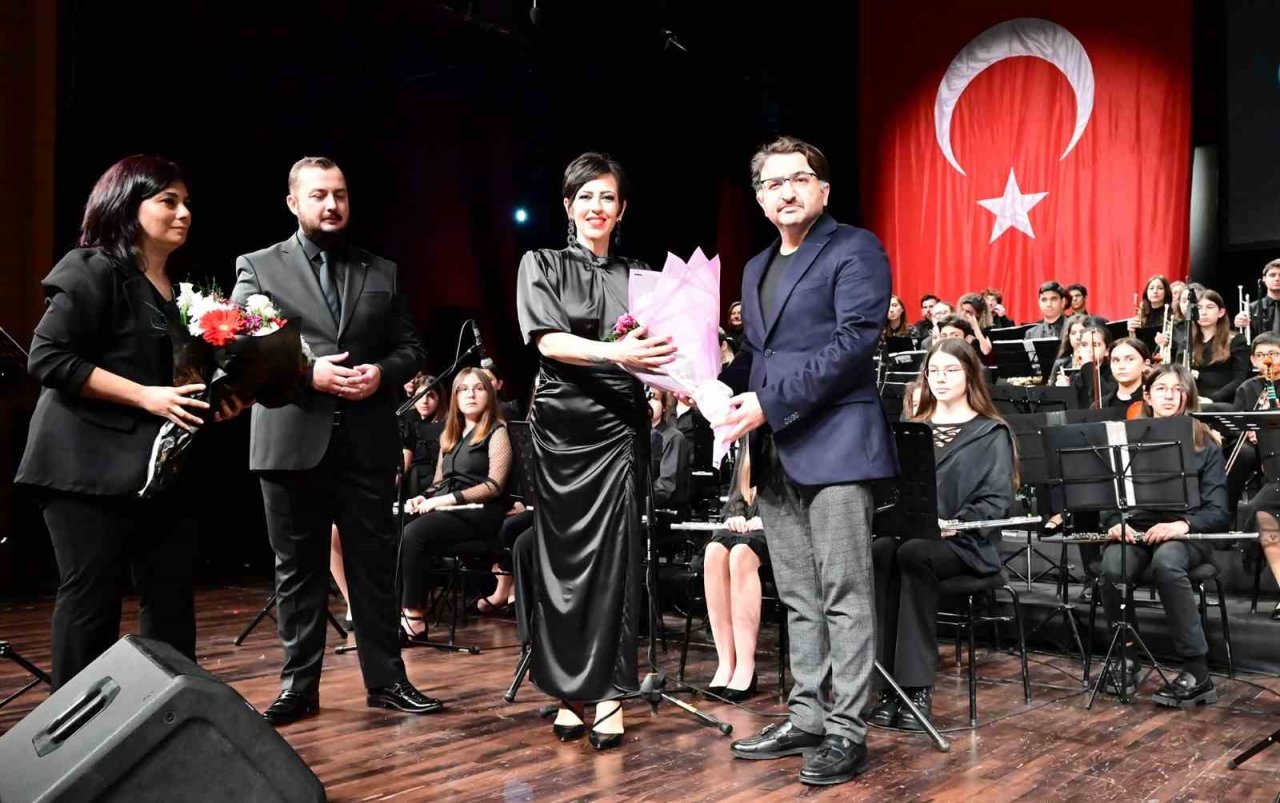 Kemer’in korosundan anlamlı konser