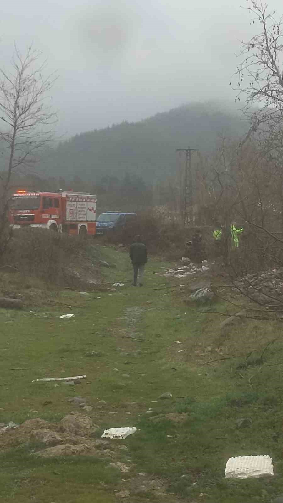 Derede akıntıya kapılan araçtan canlı çıktı, boğularak can verdi
