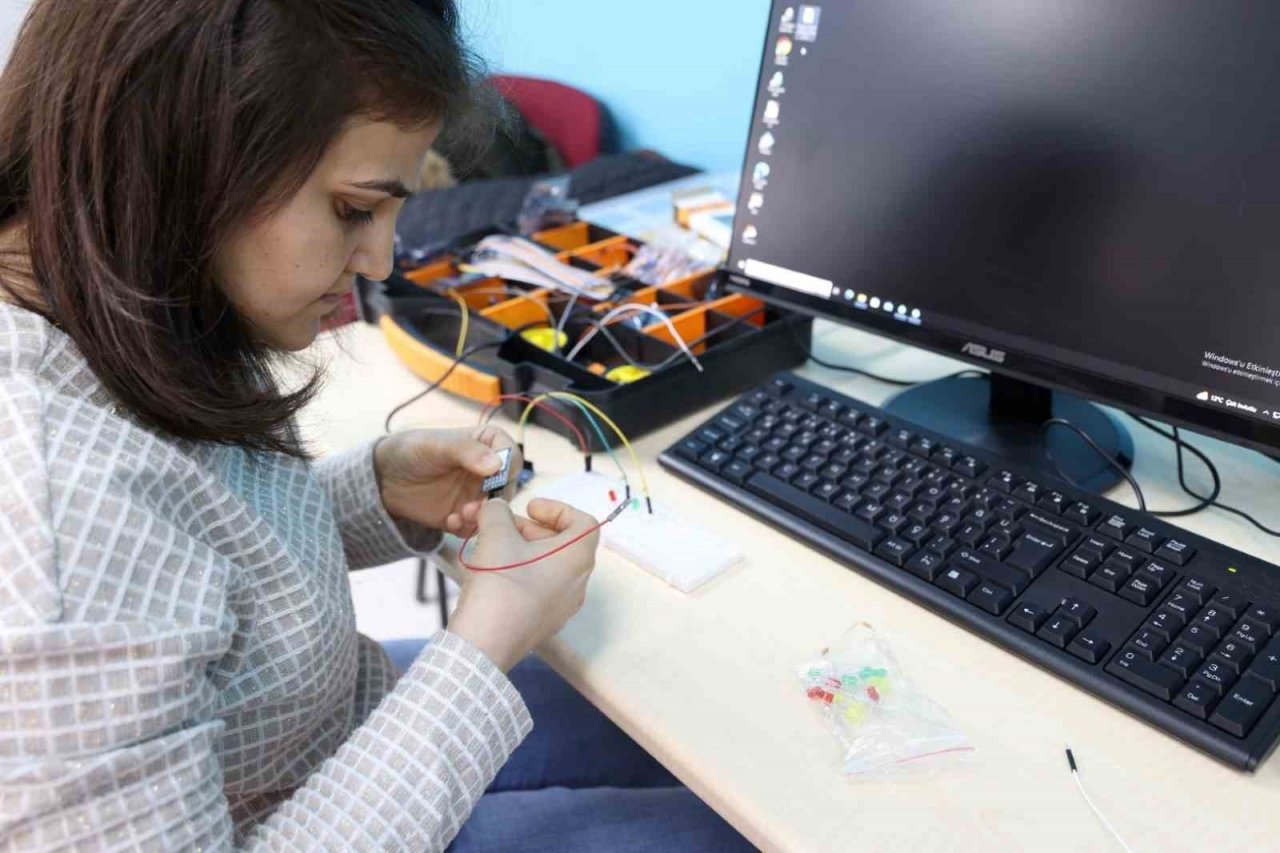 Robotik kodlama atölyeleri KO-MEK’te