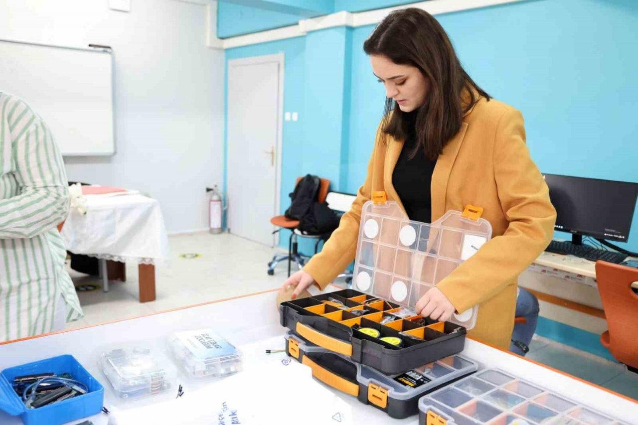 Robotik kodlama atölyeleri KO-MEK’te