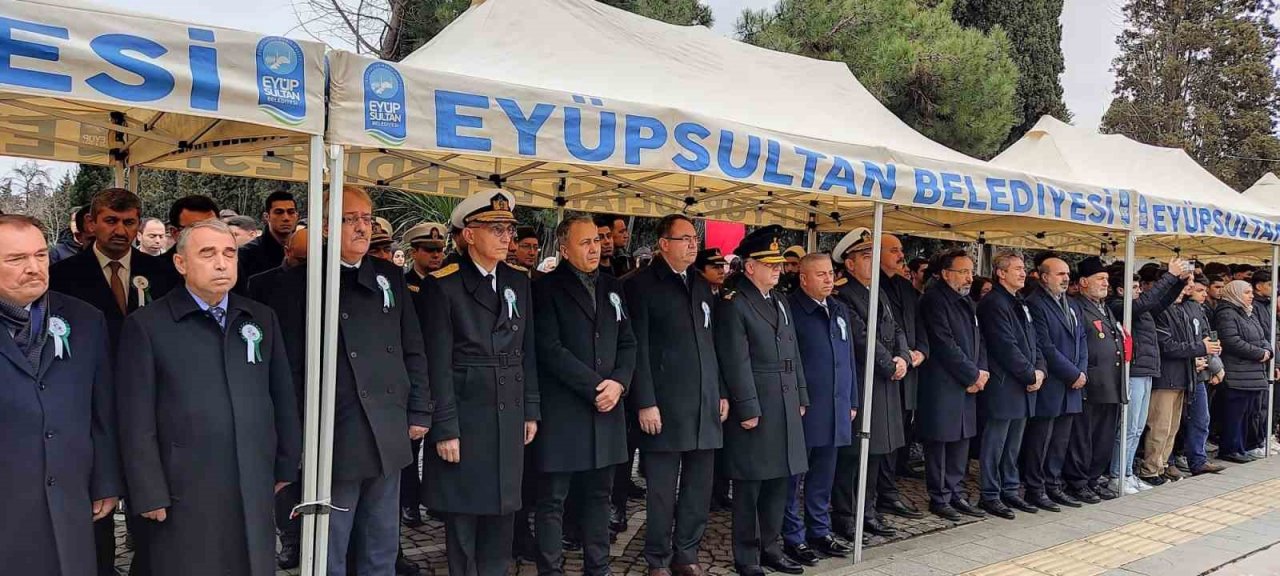 İstiklal Marşı’nın kabulünün 102’nci yıl dönümünde Mehmet Akif Ersoy anıldı