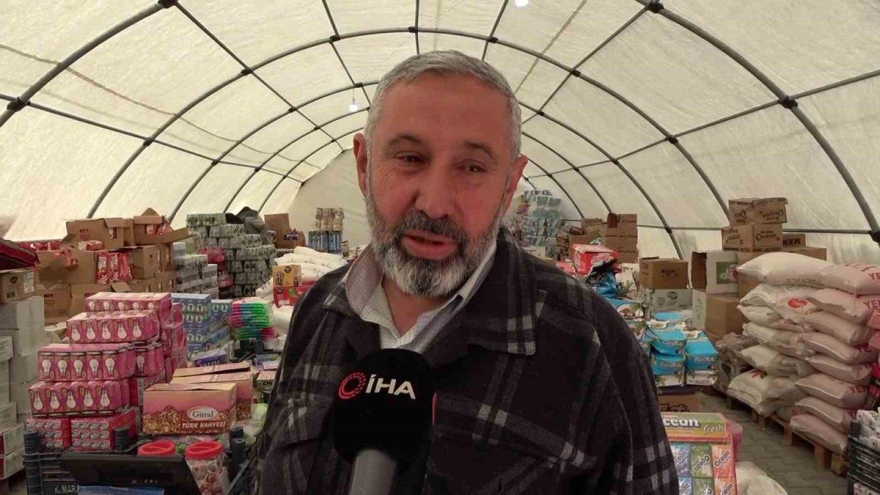 Depremde yıkılan Toptancılar Sitesi, çadırlarda hizmet vermeye başladı