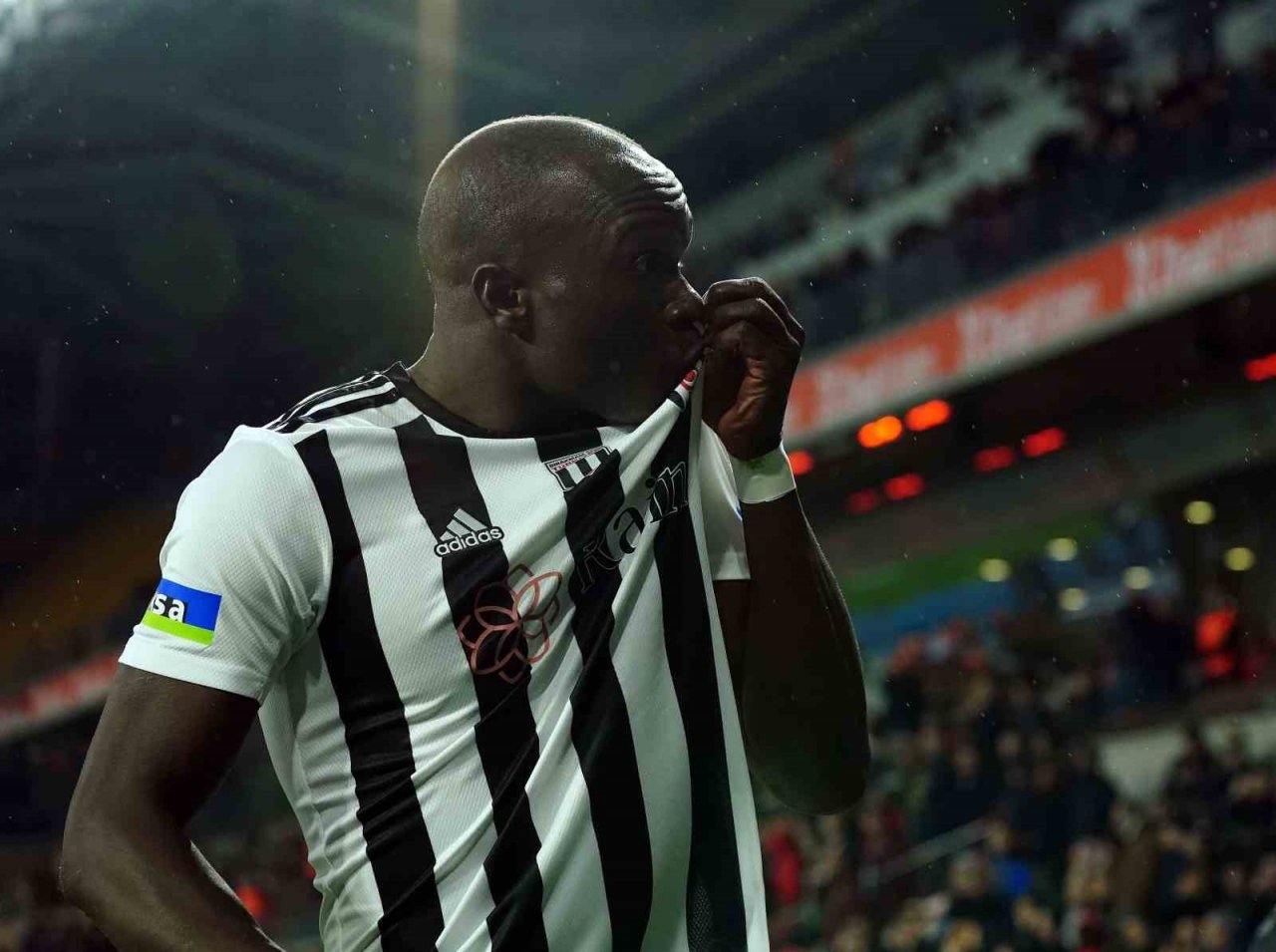 Spor Toto Süper Lig: Medipol Başakşehir: 0 - Beşiktaş: 1 (İlk yarı)