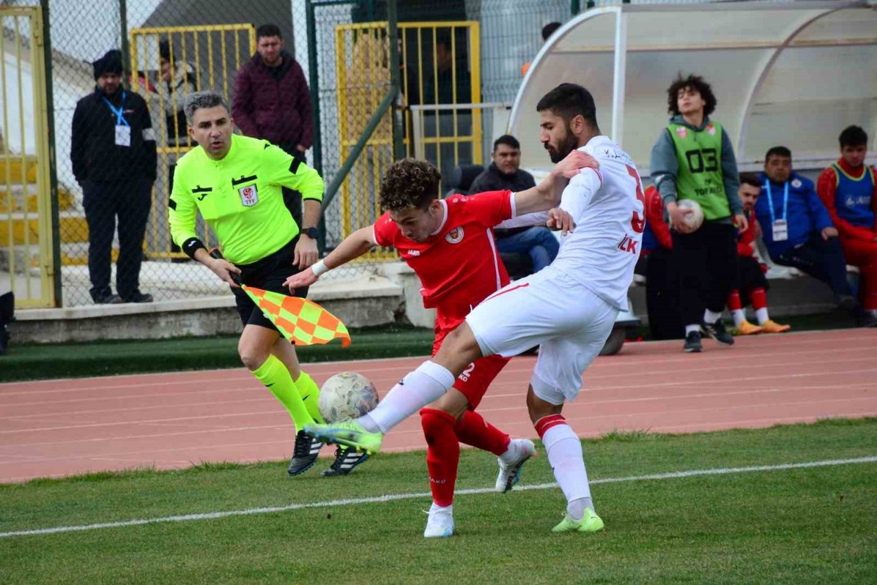 TFF 3. Lig: Karaman FK: 0 - Kınay Bulvarspor: 0
