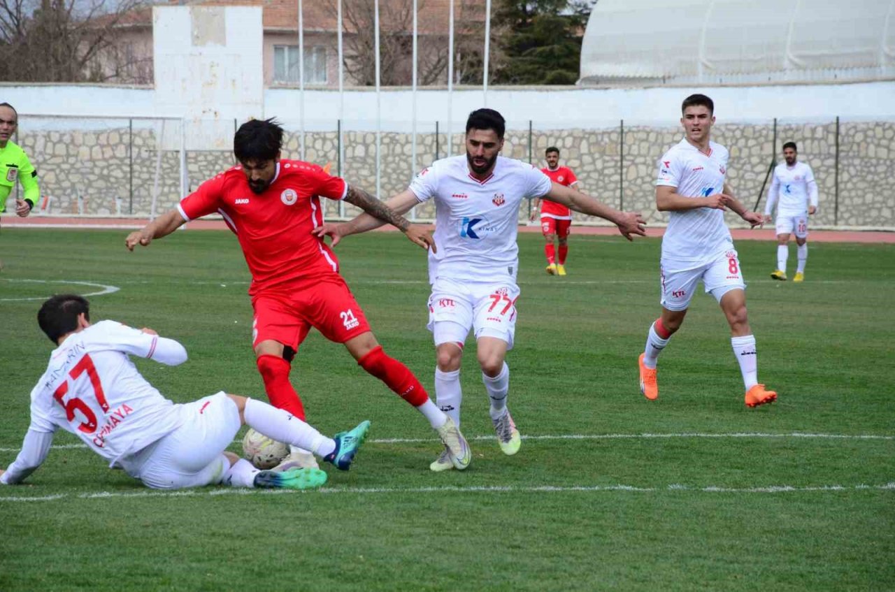 TFF 3. Lig: Karaman FK: 0 - Kınay Bulvarspor: 0
