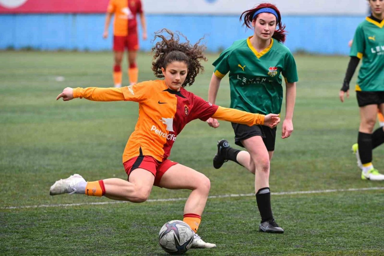 Turkcell Kadın Futbol Süper Ligi: Kireçburnu: 0 - Galatasaray Petrol Ofisi: 13