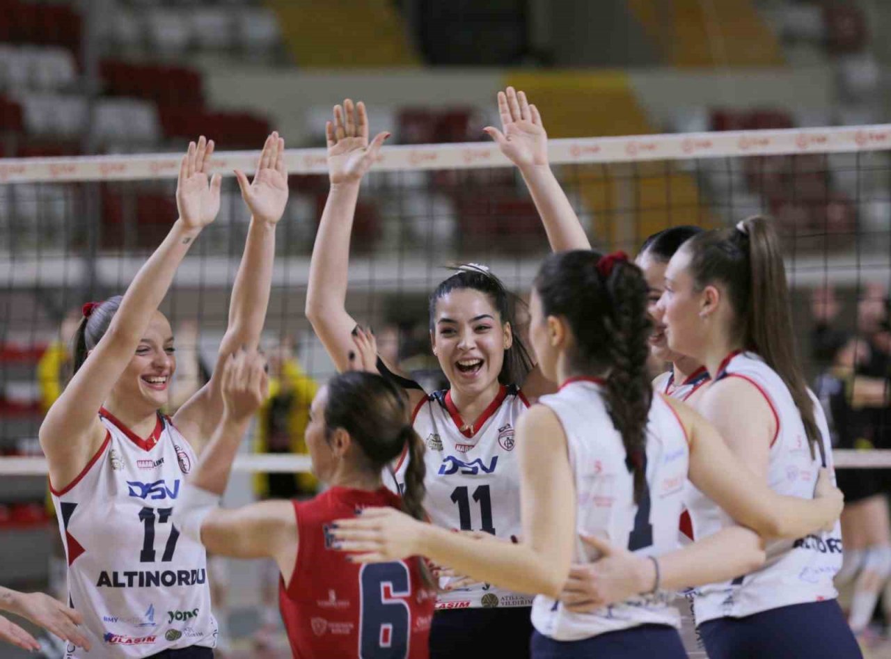 Sivas’ta TVF 2. Lig Kadınlar Çeyrek Final Etabı devam ediyor