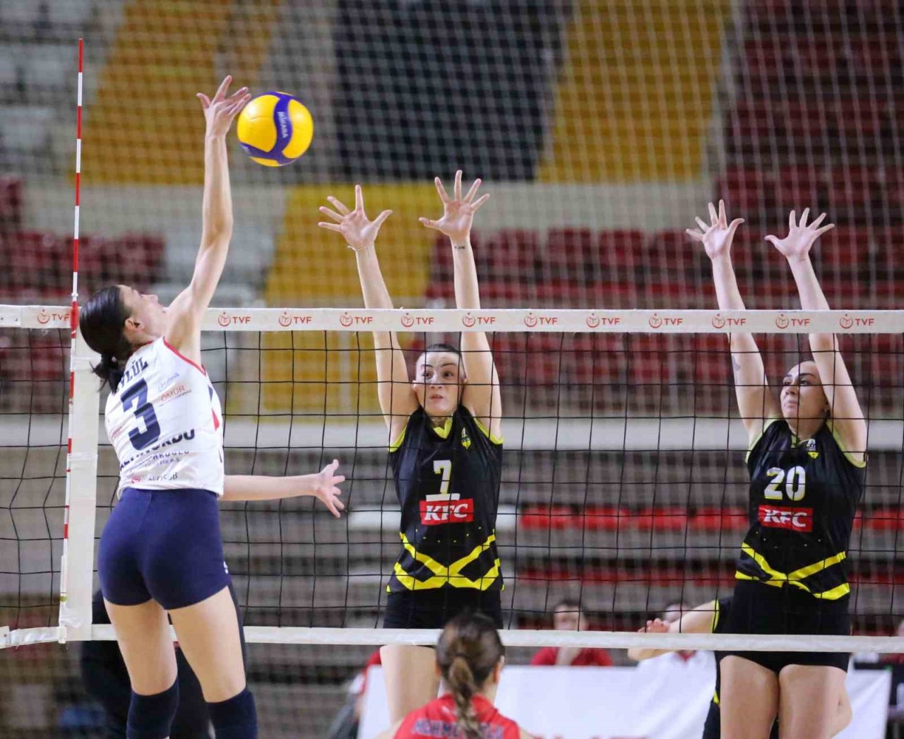 Sivas’ta TVF 2. Lig Kadınlar Çeyrek Final Etabı devam ediyor