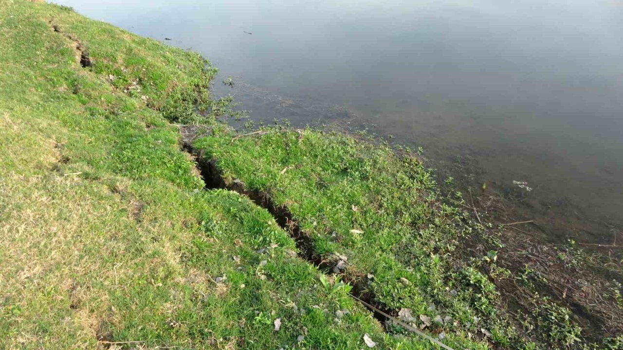 Hemite Kalesi’nin eteğindeki fay kırıkları dikkat çekti