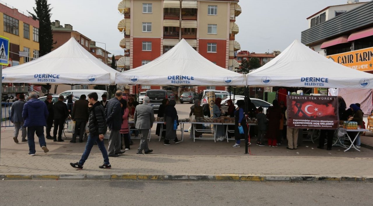 Depremzedeler için hayır panayırı düzenlendi