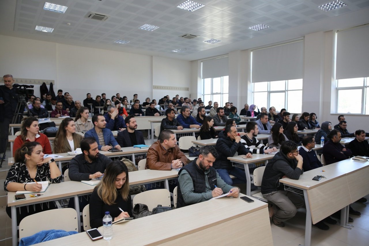 İnşaat mühendisleri ve inşaat teknikerlerine eğitim