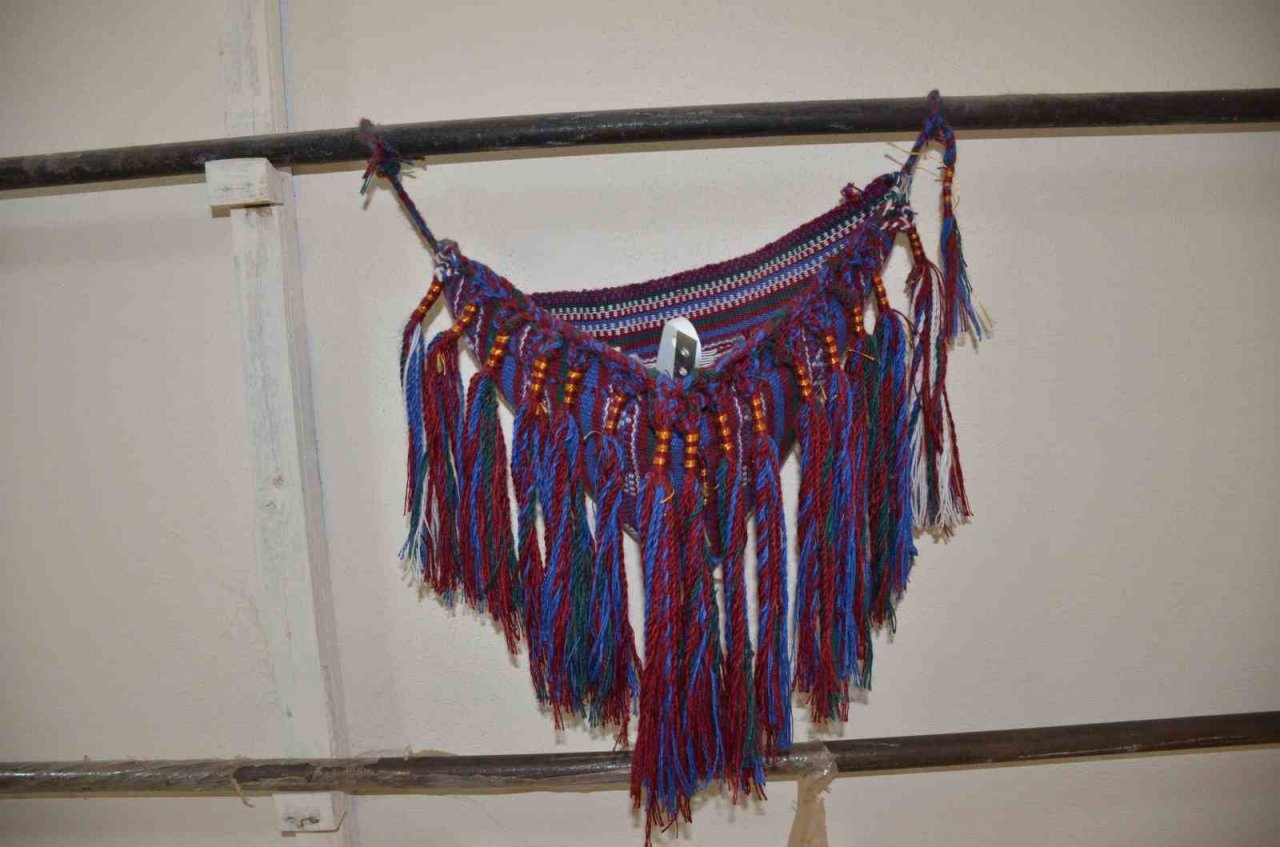 Şenobalı kadınlar hem bin yıllık geleneklerini yaşatıyorlar, hem de ev ekonomisine katkı sağlıyorlar