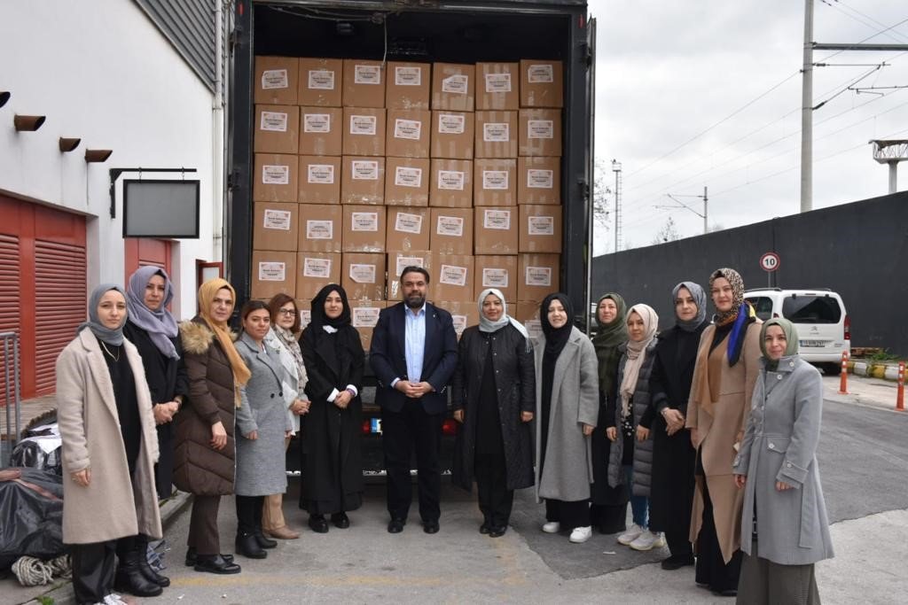 AK Parti Balıkesir Kadın kollarından sıcak sofralar kurulması için ilk sevkiyat yapıldı