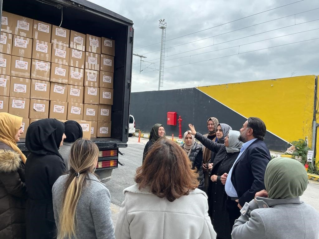 AK Parti Balıkesir Kadın kollarından sıcak sofralar kurulması için ilk sevkiyat yapıldı