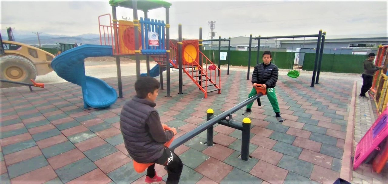 Adıyaman’da çocuklar gülsün diye konteyner kente çocuk parkı