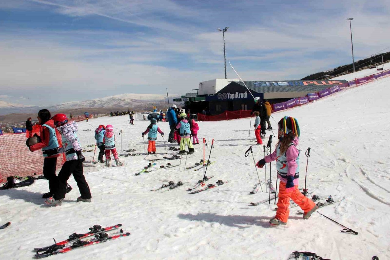 Palandöken’de kayak keyfi