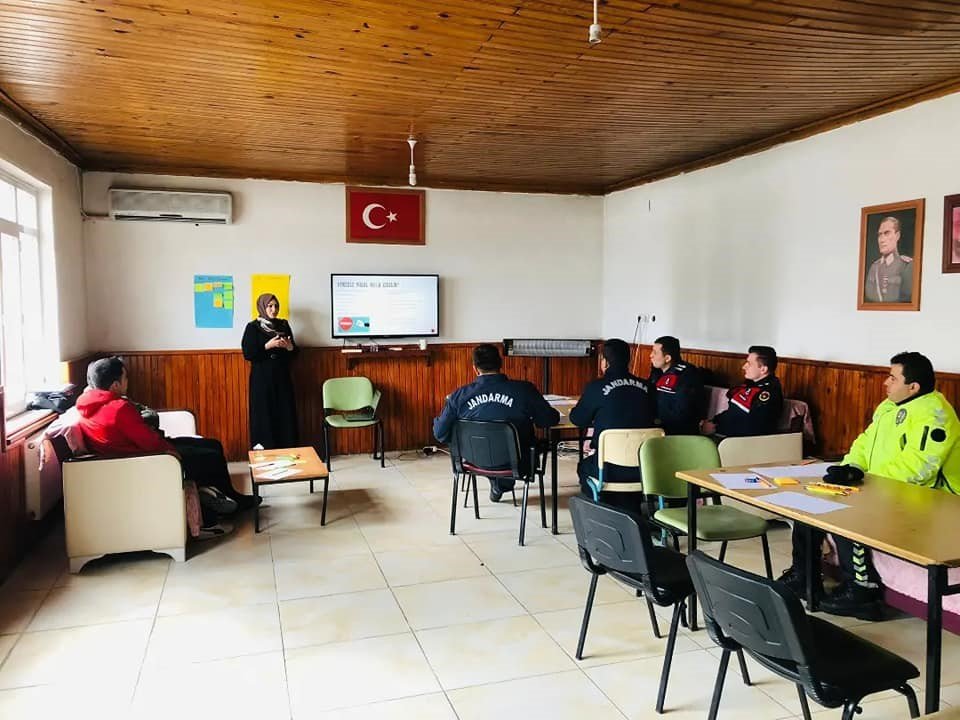 Karacasu’daki kolluk kuvvetlerine ’stres yönetimi’ eğitimi verildi