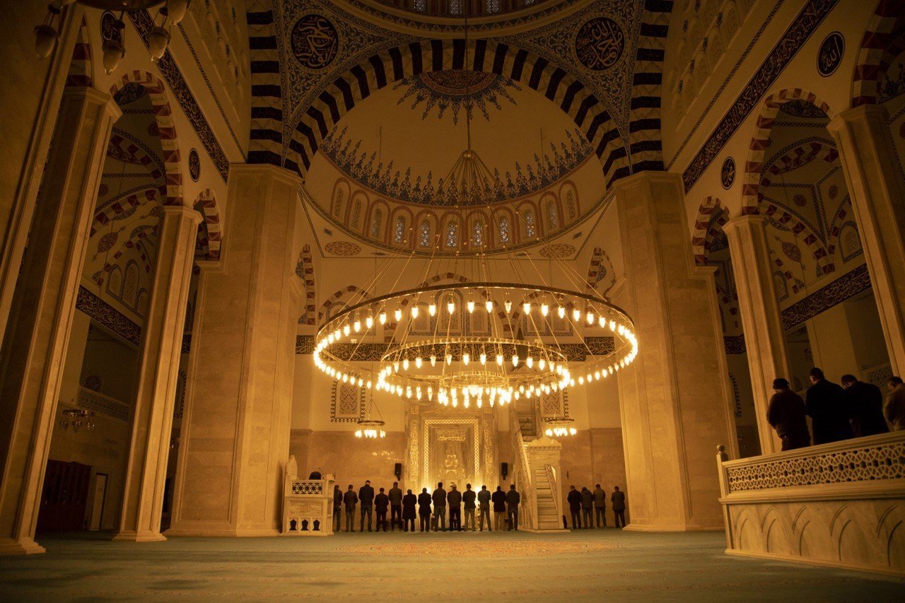 Şaheser gibi yükselen Recep Tayyip Erdoğan Camii göz kamaştırıyor
