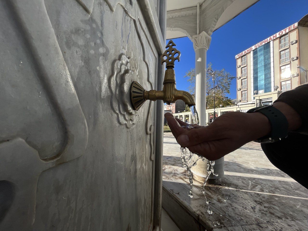 Şaheser gibi yükselen Recep Tayyip Erdoğan Camii göz kamaştırıyor