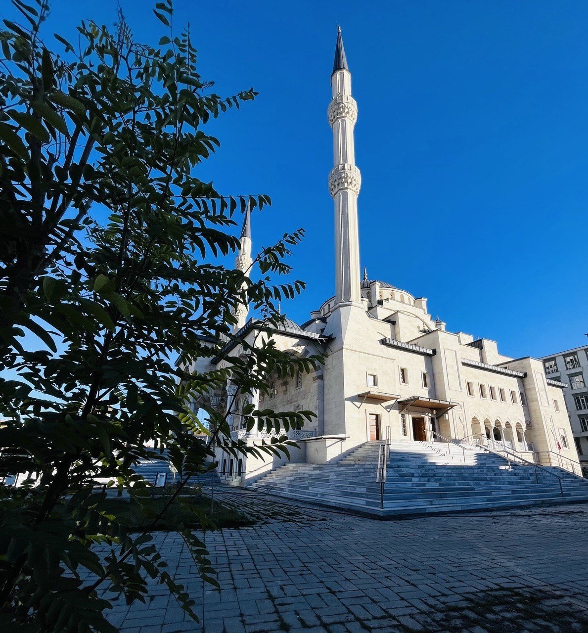 Şaheser gibi yükselen Recep Tayyip Erdoğan Camii göz kamaştırıyor
