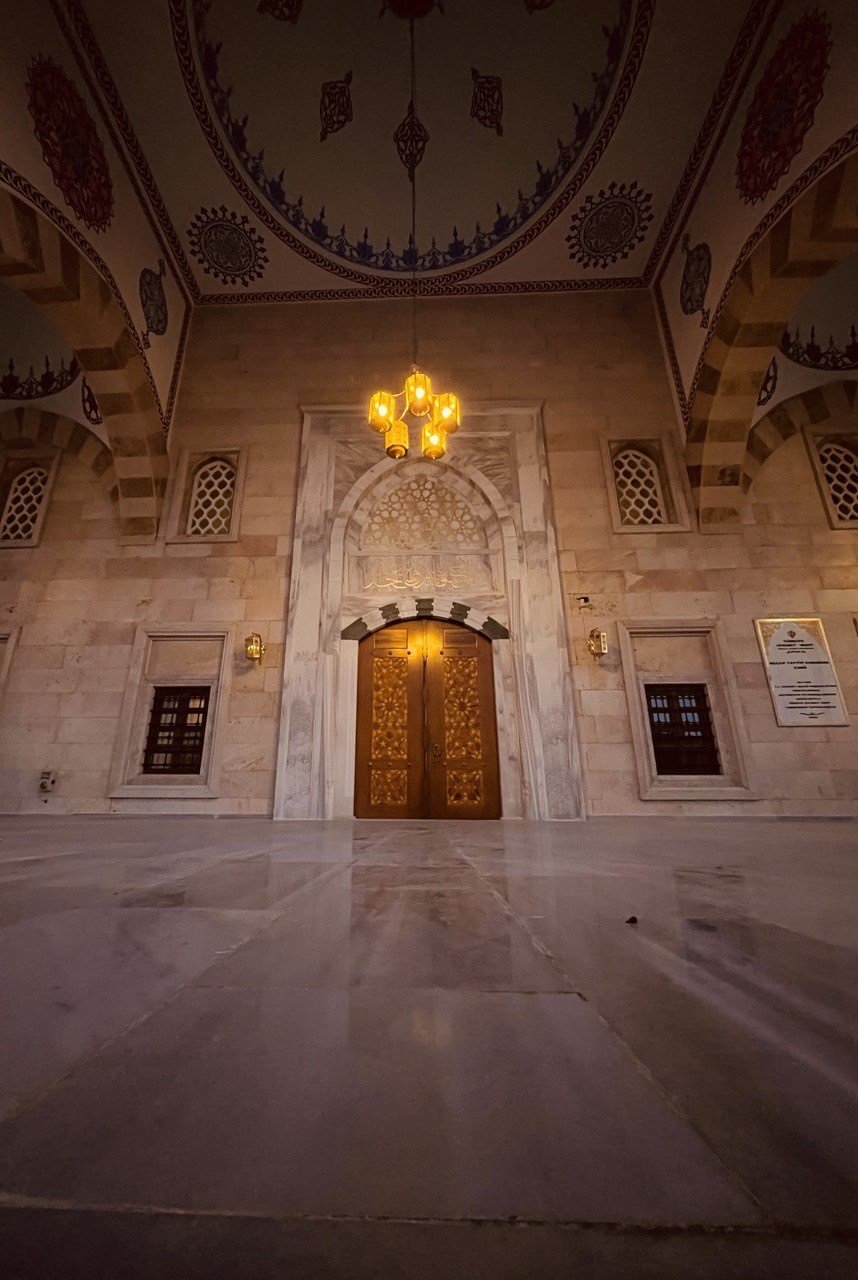 Şaheser gibi yükselen Recep Tayyip Erdoğan Camii göz kamaştırıyor