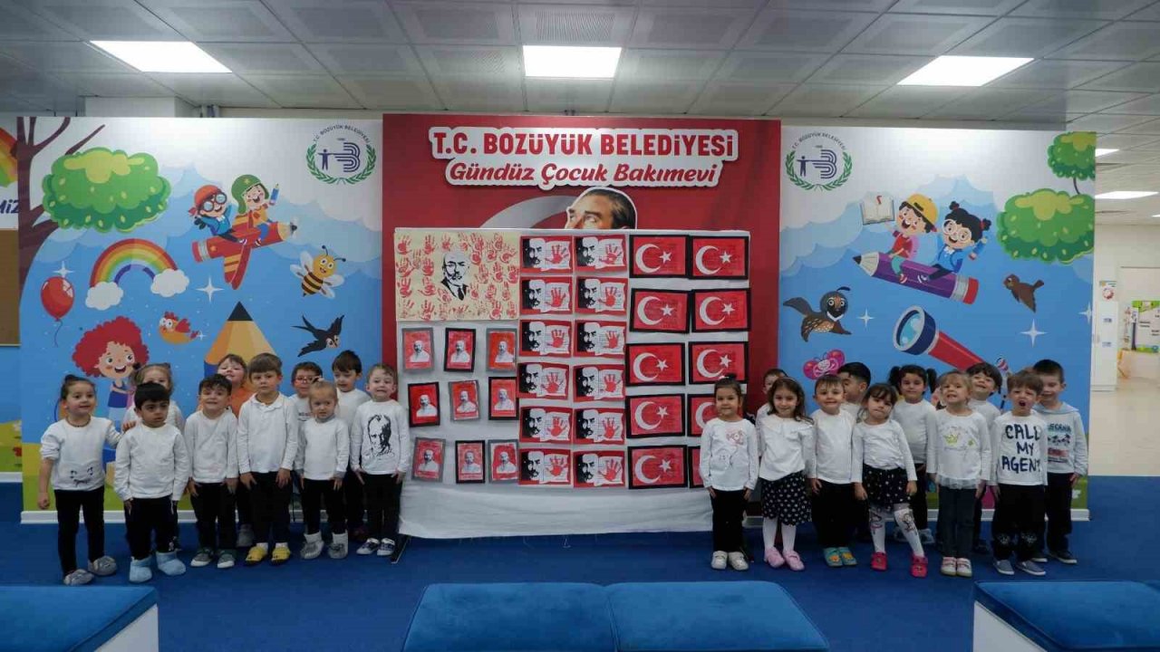 Bozüyük Belediyesi Gündüz Çocuk Oyun ve Bakımevi’nin minik öğrencileri İstiklal Marşını okudular