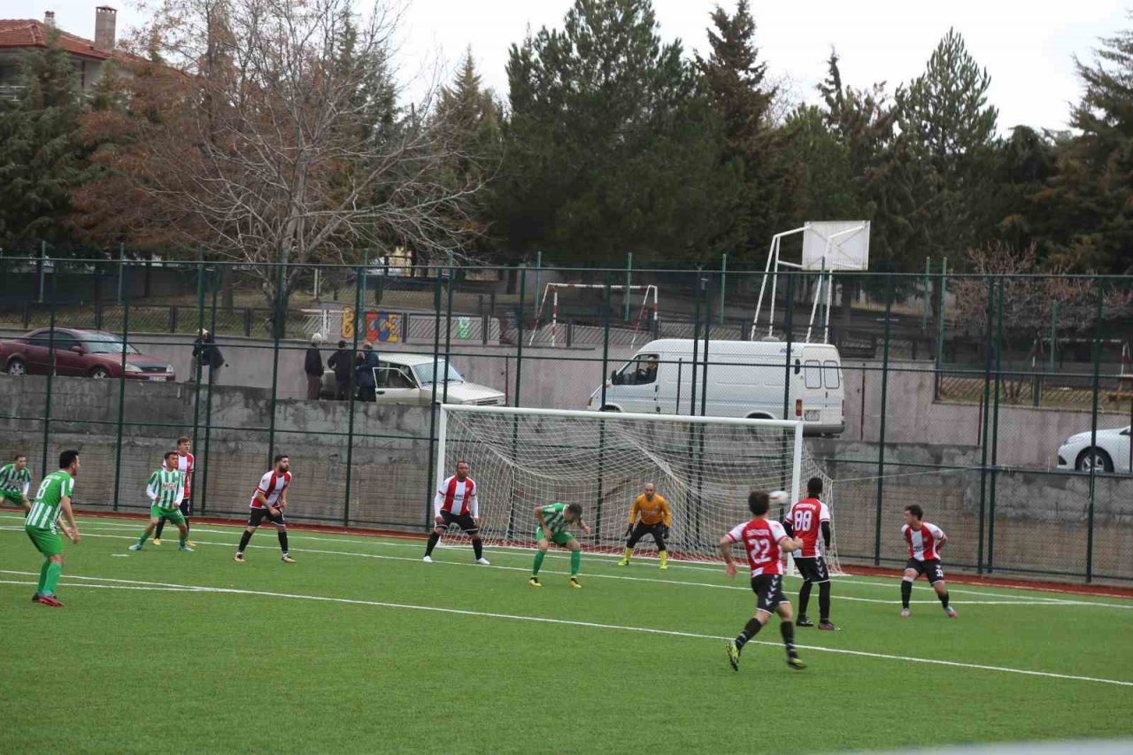 Çameli Belediyespor yenilenen stadında galibiyetle başladı