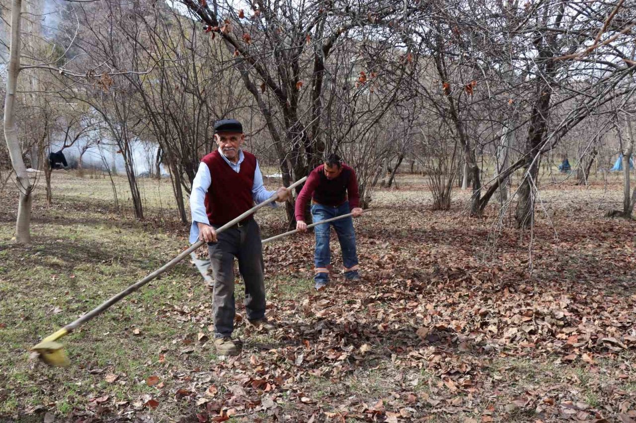 Omanağzı’nda bahçelerde ilkbahar temizliği
