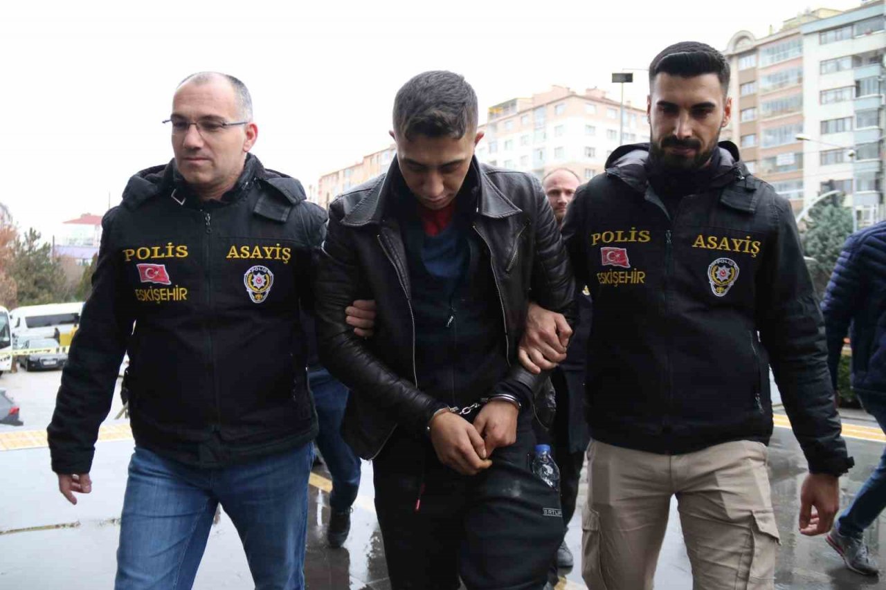 Güvercin çalmak için girdiği evin sahibini öldürdüğü iddia edilen sanığın ağırlaştırılmış müebbet ve 18 yıla kadar hapsi istendi