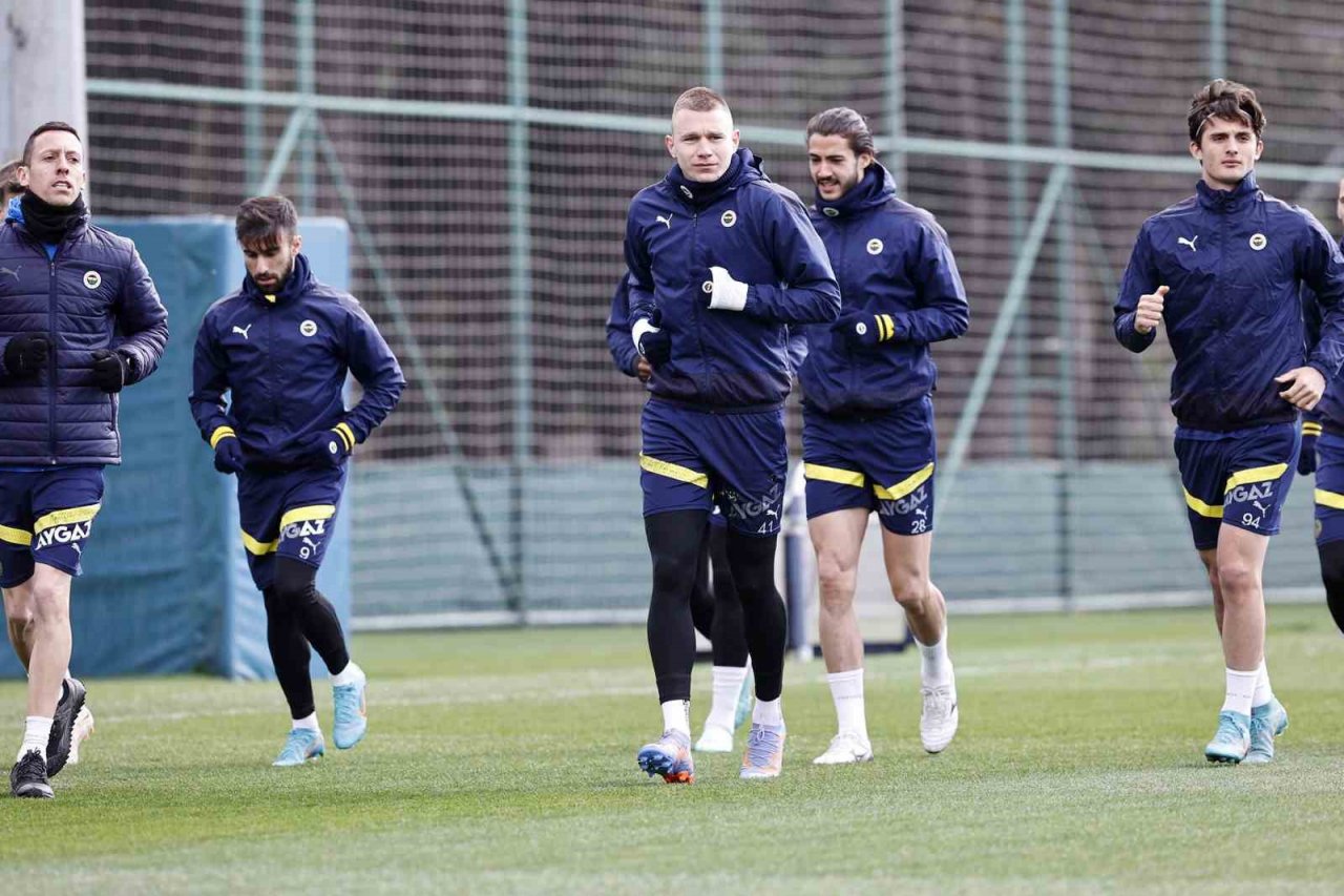 Fenerbahçe, Sevilla maçı hazırlıklarına devam etti