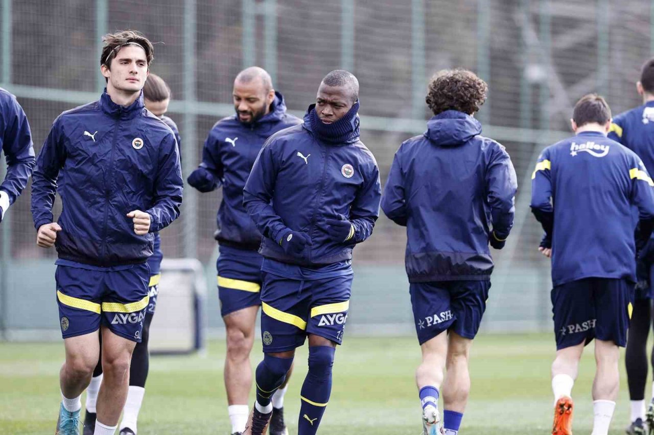 Fenerbahçe, Sevilla maçı hazırlıklarına devam etti