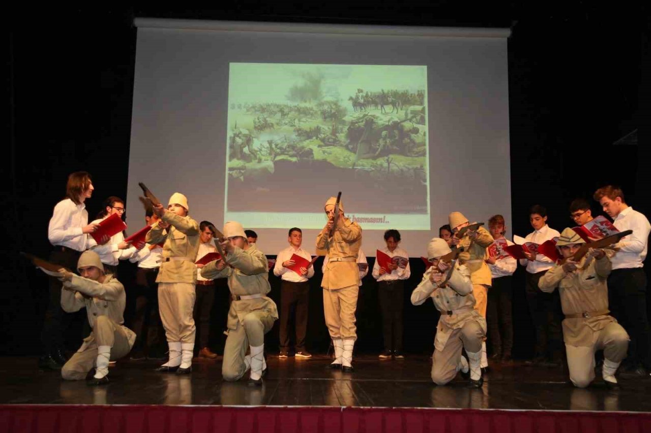 Mehmet Akif Ersoy Gölcük’te anıldı