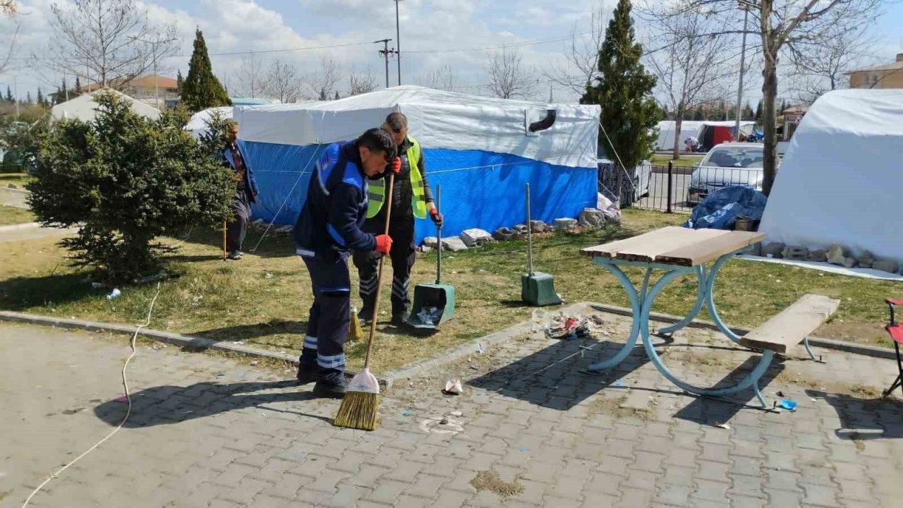 Kahramanmaraş’ta 830 noktada temizlik çalışmaları sürüyor