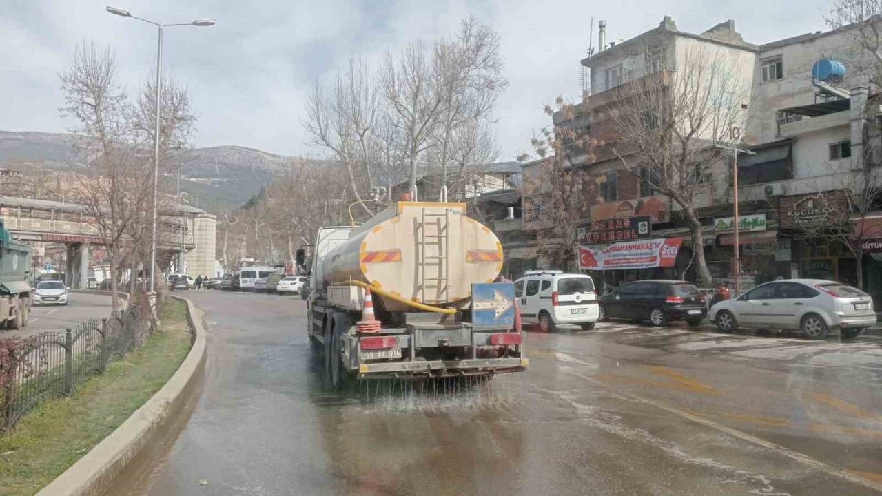 Kahramanmaraş’ta 830 noktada temizlik çalışmaları sürüyor