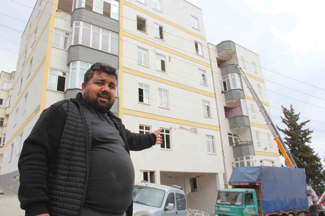 Deprem öncesinde kentsel dönüşüm istedikleri binalar, ağır hasar aldı