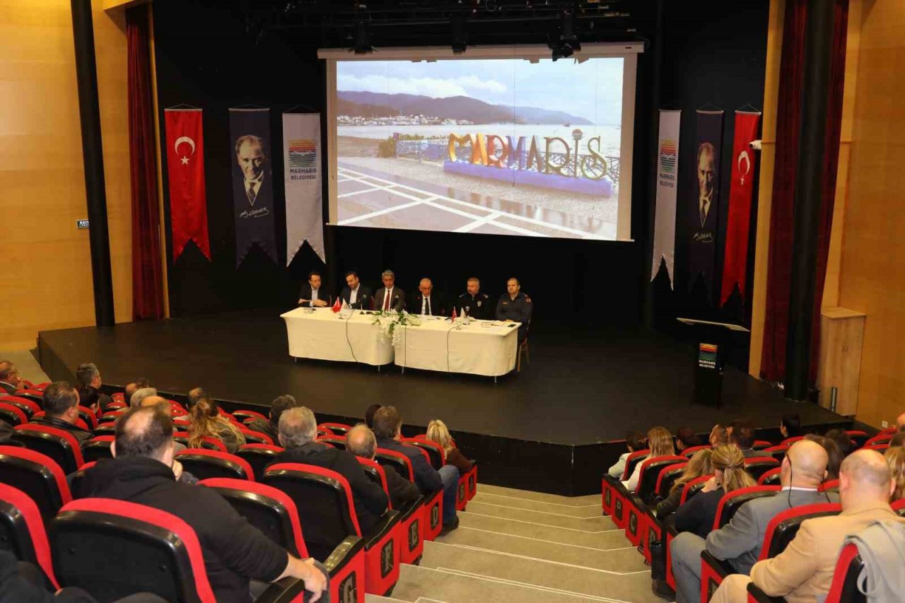 Marmaris’te kurumlar ve turizmciler yol haritası için toplandı