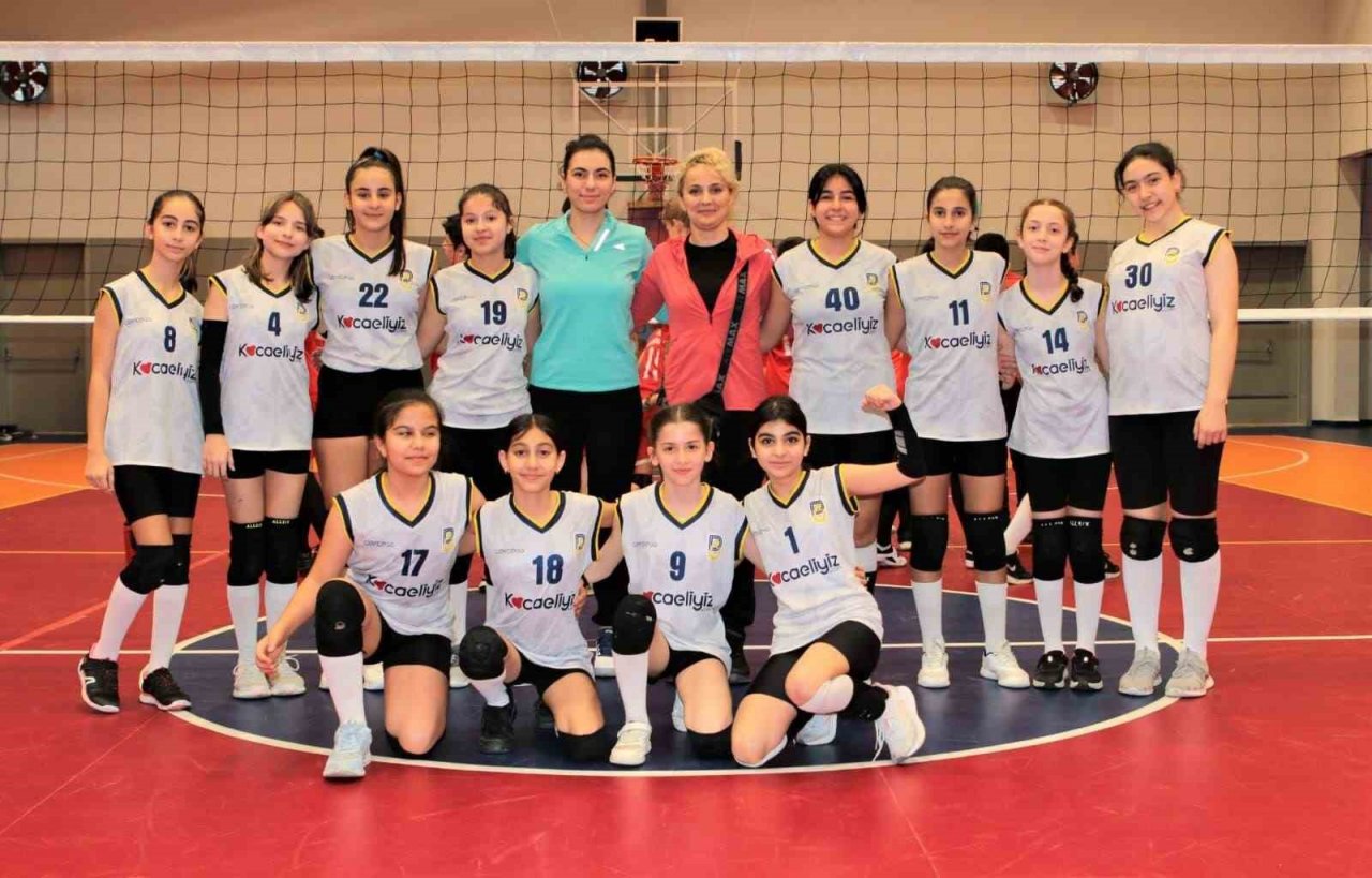 Derincespor’un midi kızlarından galibiyet