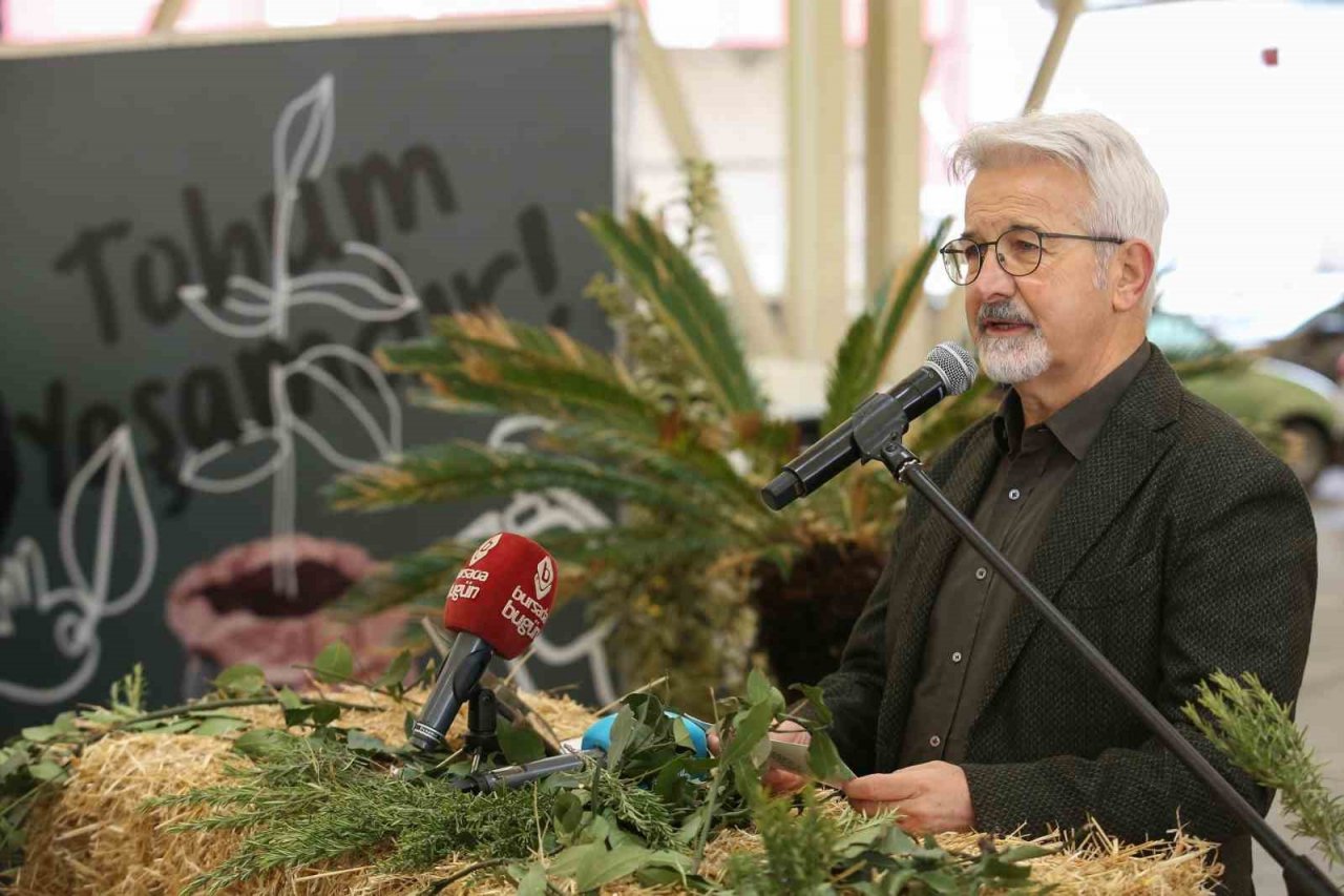 Nilüfer Tohum Takas etkinliğinde 55 bin paket tohum dağıtıldı