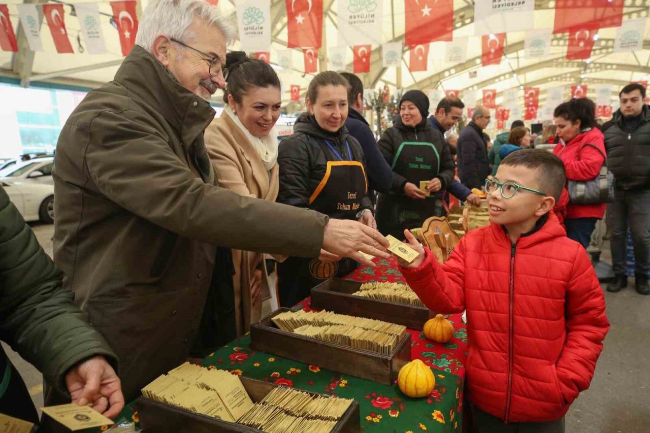 Nilüfer Tohum Takas etkinliğinde 55 bin paket tohum dağıtıldı