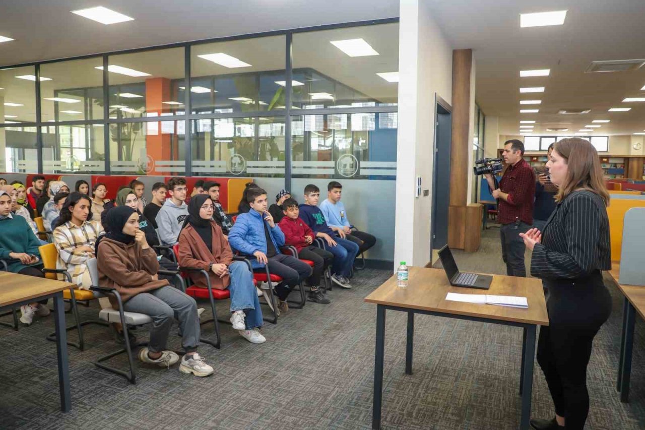 Öğrencilere deprem ve sınav kaygısı ile başa çıkma yöntemleri anlatıldı