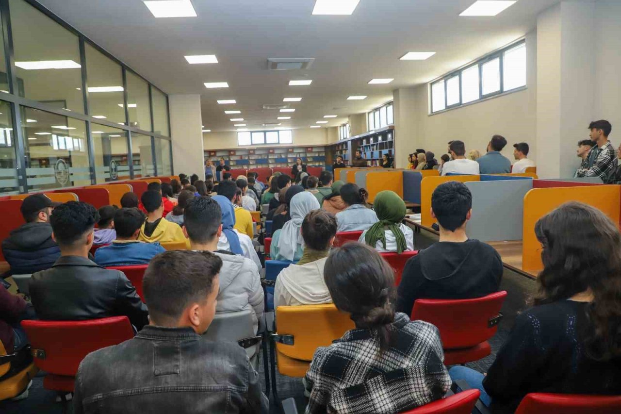 Öğrencilere deprem ve sınav kaygısı ile başa çıkma yöntemleri anlatıldı