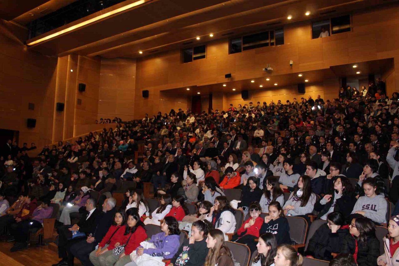 Sinop’ta İstiklal Marşı’nın 102. yıldönümü kutlandı