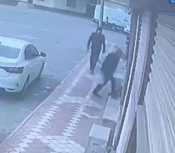 Maskeli şahıstan, güpegündüz 2.5 milyon TL’lik kapkaç