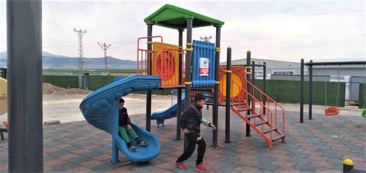 Adıyaman’da çocuklar gülsün diye konteyner kente çocuk parkı