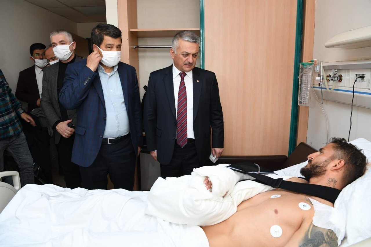 Vali Yazıcı’dan kazada yaralanan futbolcuya geçmiş olsun ziyareti