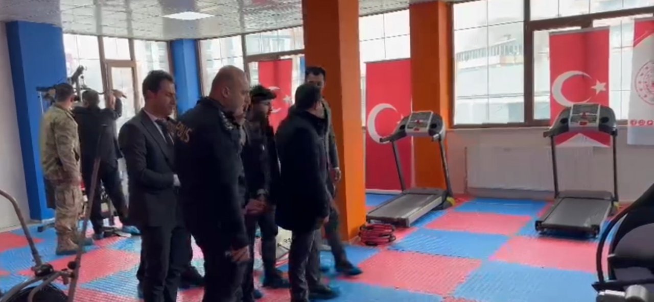 Muradiye’de spor salonu açıldı