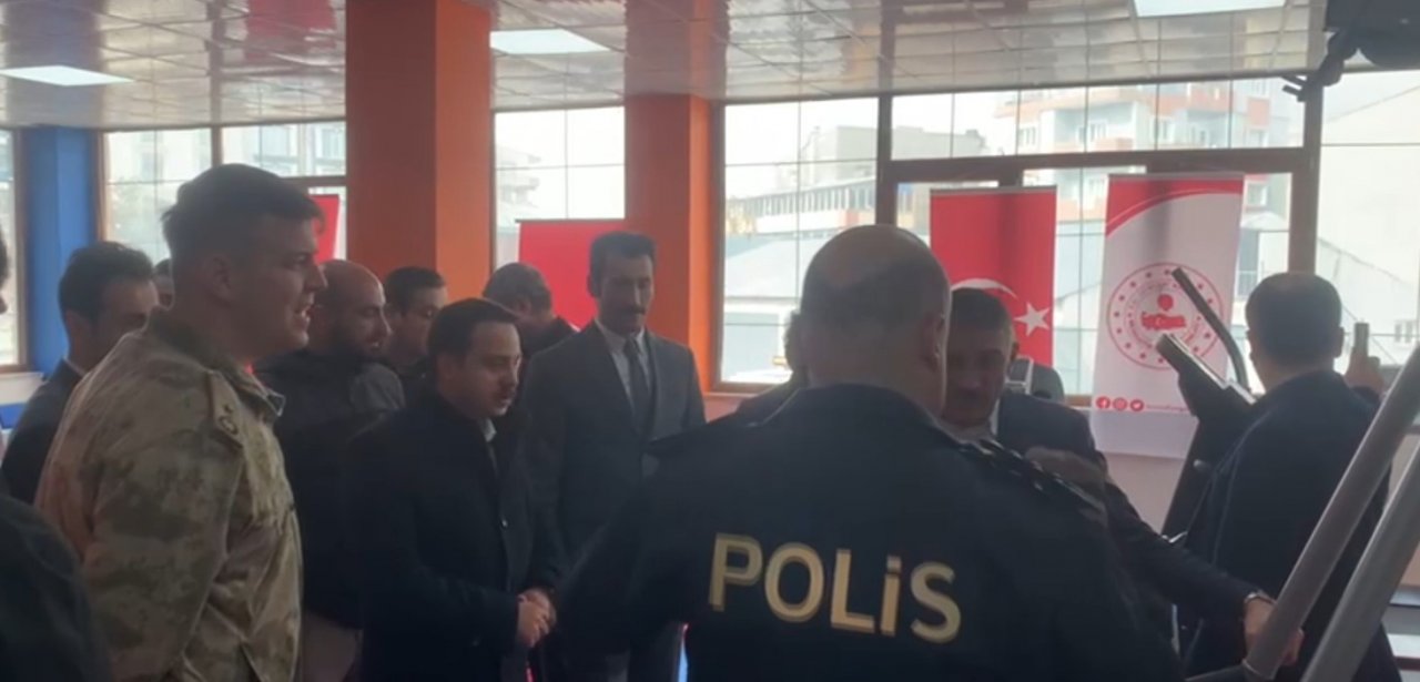 Muradiye’de spor salonu açıldı