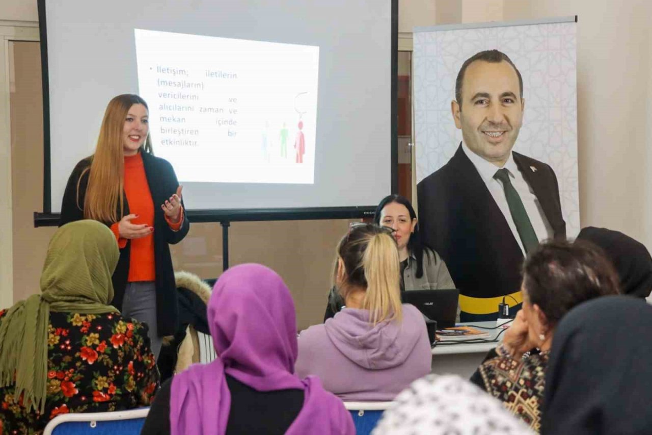 Yalova Belediyesi’nin seminerleri devam ediyor