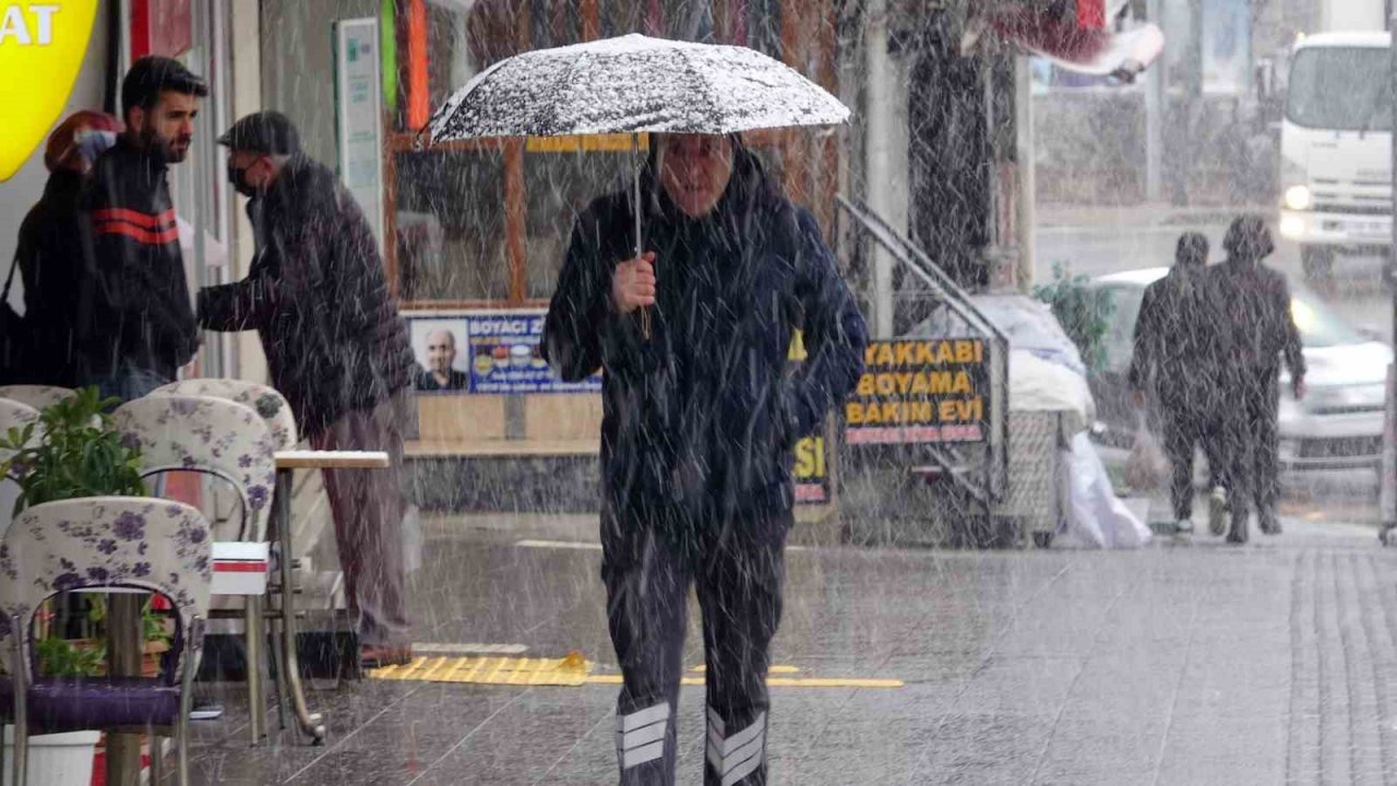 Yozgat’ta kar yağışı etkili oldu