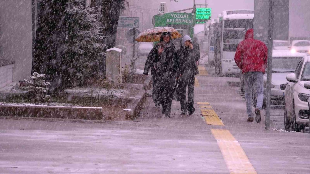 Yozgat’ta kar yağışı etkili oldu